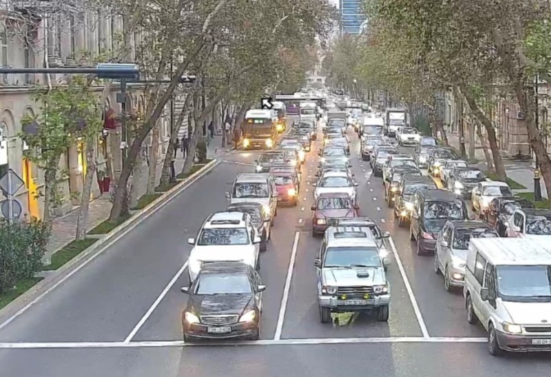 Bakının 14 küçə və prospektində tıxac var - SİYAHI