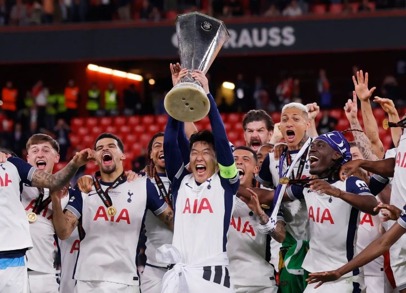“Tottenhem” 41 illik fasilədən sonra kubok qazandı