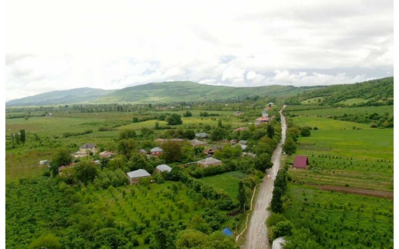 Qubada bu avtomobil yolu yenidən qurulur