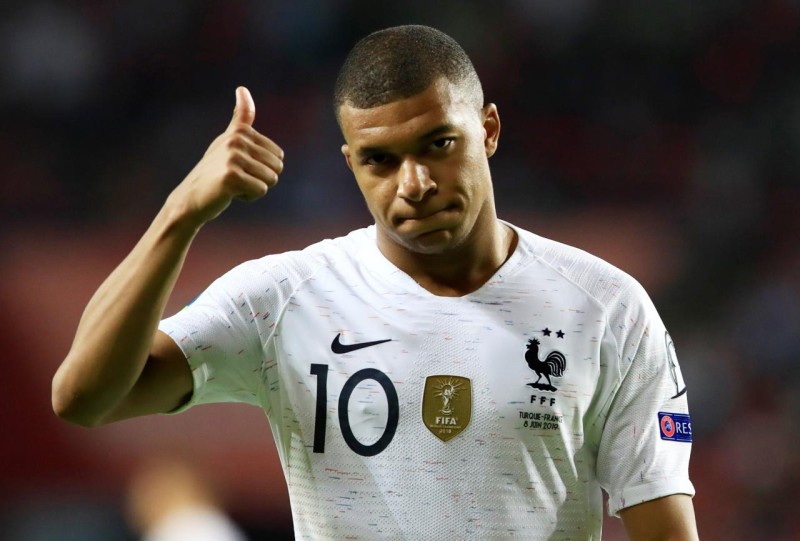 Mbappe “Qızıl buts”u qazandı