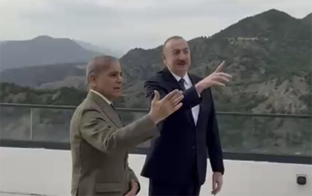 İlham Əliyev təqdim etdi, Şahbaz Şərif heyran qaldı - VİDEO