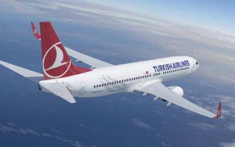 İstanbuldan uçan təyyarə Bakıda təcili eniş etdi