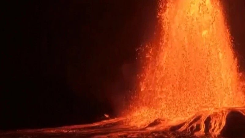Kilauea vulkanı püskürdü