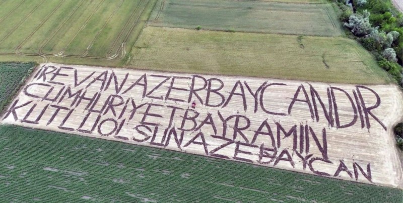 Türk fermer tarlaya “İrəvan Azərbaycandır” yazdı