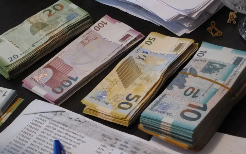 Azərbaycan manatının nominal və real effektiv məzənnələri azalıb