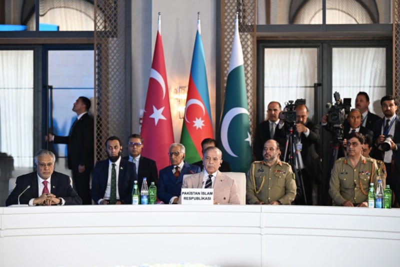 Laçında bayraqlarımızın dalğalanmasını görmək qəlblərimizi fəxarət hissi ilə doldurur