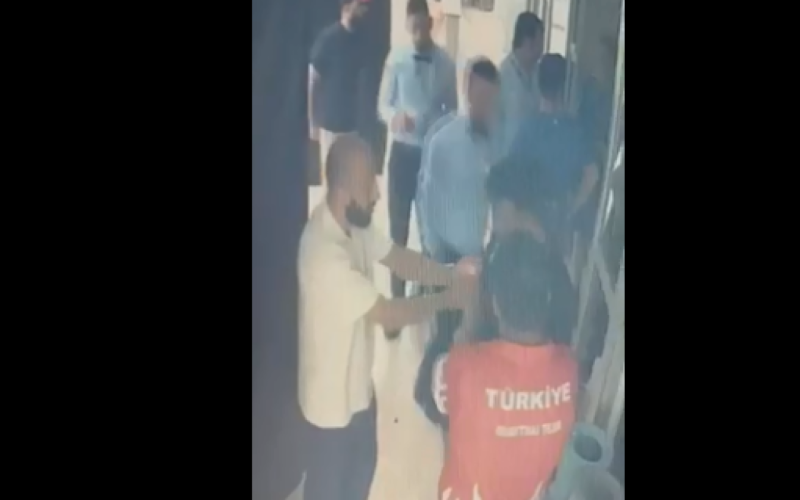 Araz Musayevin bıçaqlanma anı - VİDEO