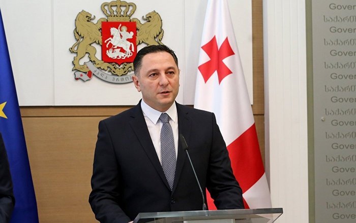 Vaxtanq Qomelauri istefa verdi