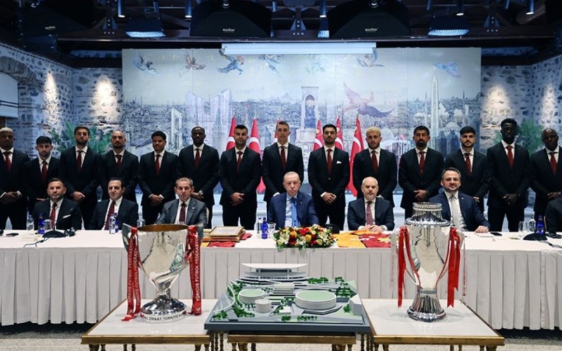 Ərdoğan “Qalatasaray”ı qəbul etdi - FOTOLAR