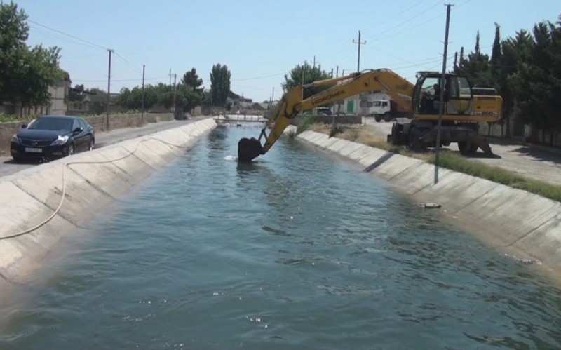 Abşeron kanalında lildən təmizləmə və su infrastrukturunun yenilənməsi işləri açıqlanıb