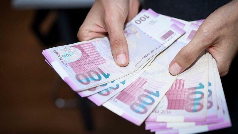 Bu şəxslər işləməsələr də altı ay maaş alacaqlar