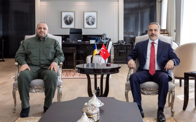 Hakan Fidan Ukraynanın müdafiə naziri ilə müzakirə APARDI