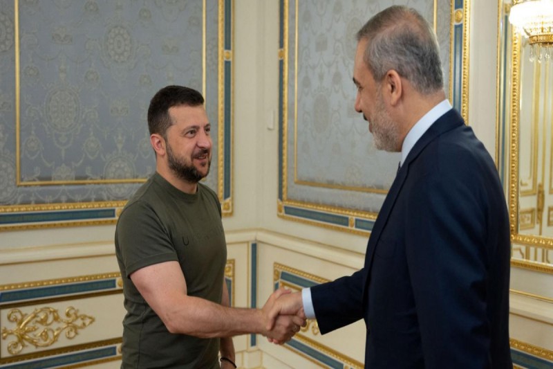 Zelenski Hakan Fidanı qəbul edib