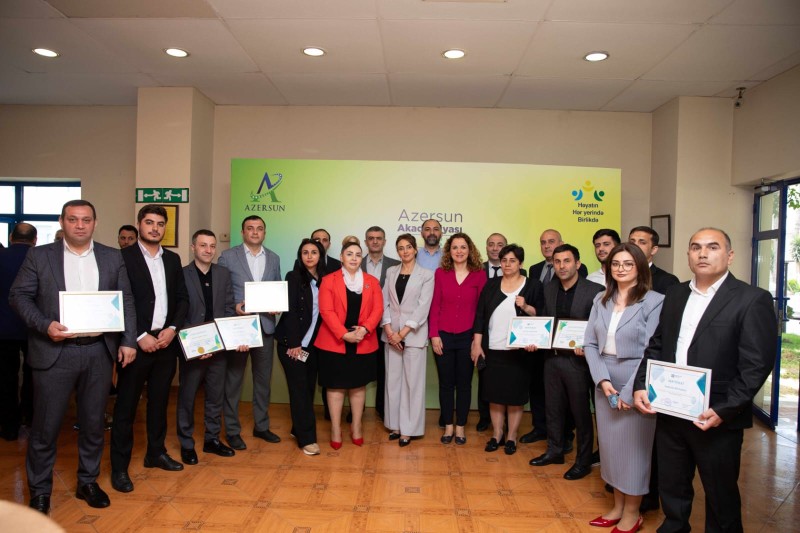 Tecnosun İnkişaf Mərkəzinin ilk məzunları diplomlarla təltif olundu 