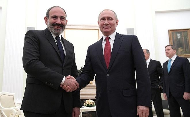 Putin Paşinyanı təbrik etdi