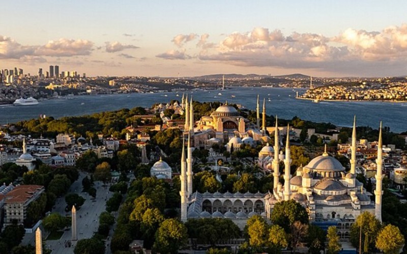 Rusiya nümayəndə heyəti İstanbula gəlib