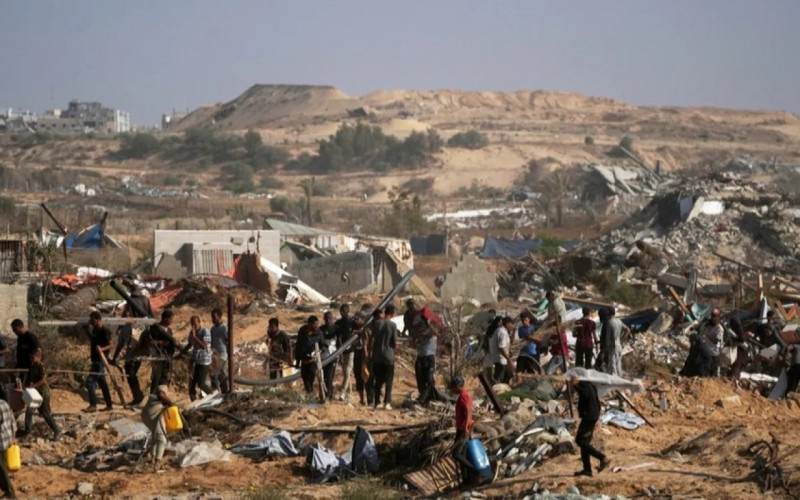 Humanitar yardım məntəqəsində onlarla fələstinli öldürüldü