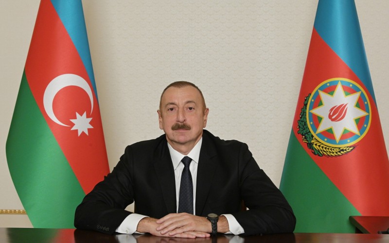Küveyt Əmiri Prezident İlham Əliyevi təbrik etdi