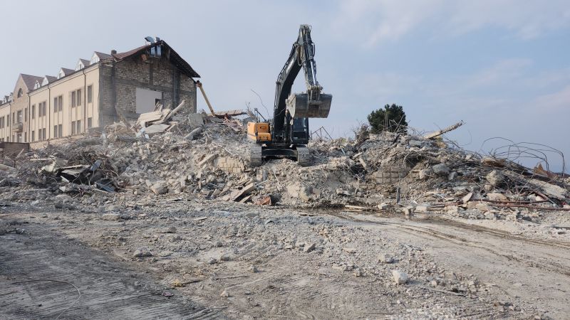 Xankəndi, Xocalı və Ağdərədə qanunsuz tikililər sökülür - RƏSMİ