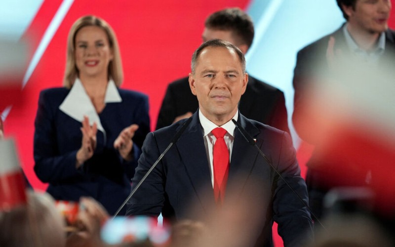 Yeni seçilmiş prezident Zelenskiyə müraciət etdi