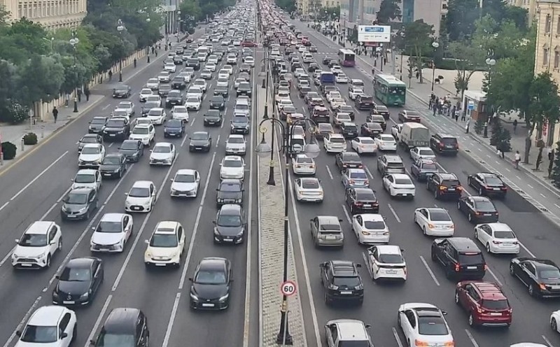 SÜRÜCÜLƏRİN NƏZƏRİNƏ: Bu yollarda tıxac var - SİYAHI