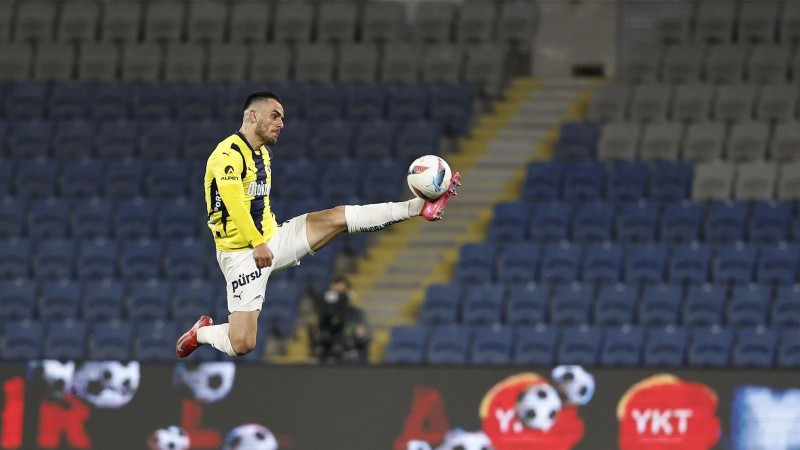 “Fənərbağça” daha bir futbolçu ilə vidalaşdı