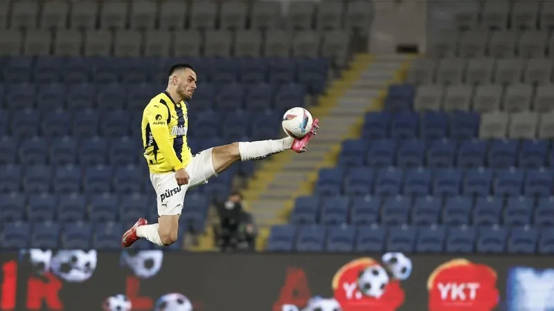 “Fənərbağça” daha bir futbolçu ilə vidalaşdı