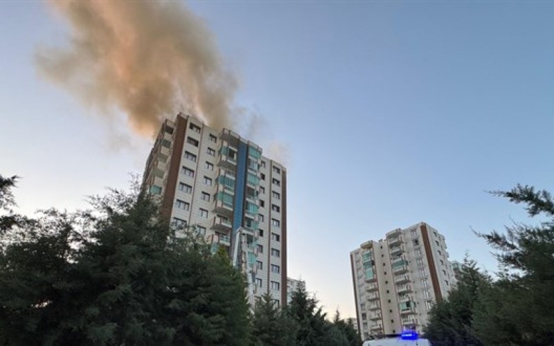 Türkiyədə yaşayış binasında yanğın - Ölənlər var