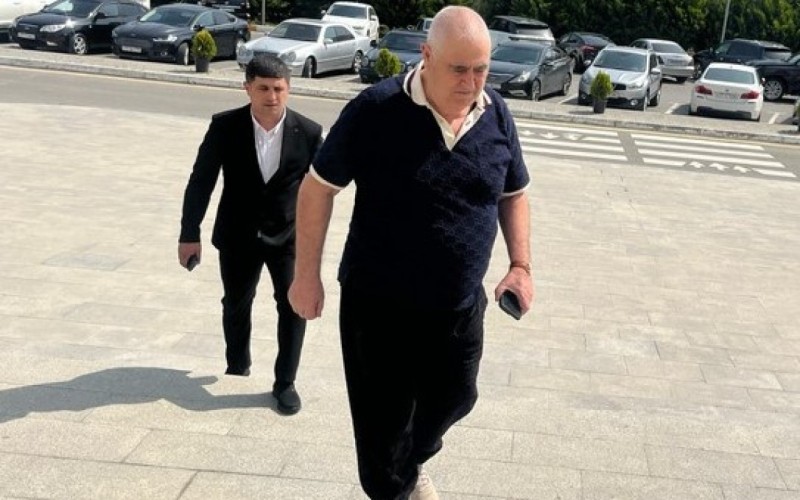 Şərurlu İsfəndiyar barəsində 40-a yaxın məhkəmə işi var