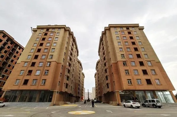 Köməksiz vəziyyətdə qalan azyaşlılar xilas edildi