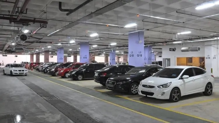 Bakıda mollarda parkinq bahalaşıb - YENİ QİYMƏTLƏR