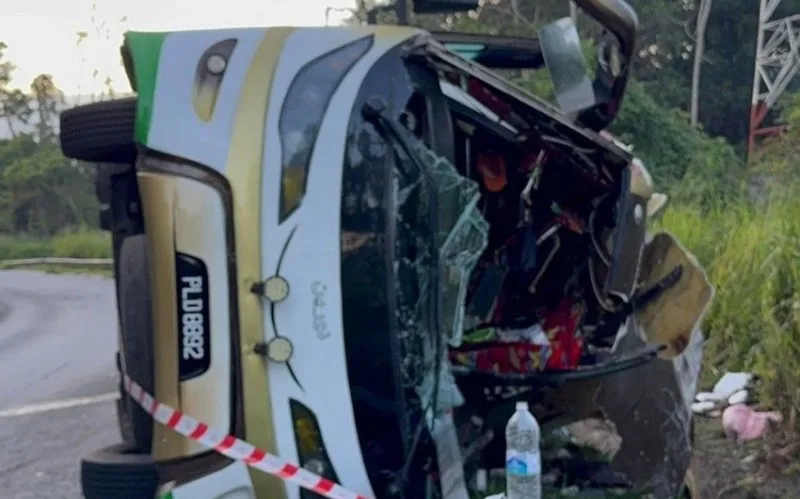 Malayziyada avtobus qəzası - 15 ölü