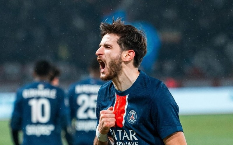 Gürcü futbolçular Fransada qarət edilib