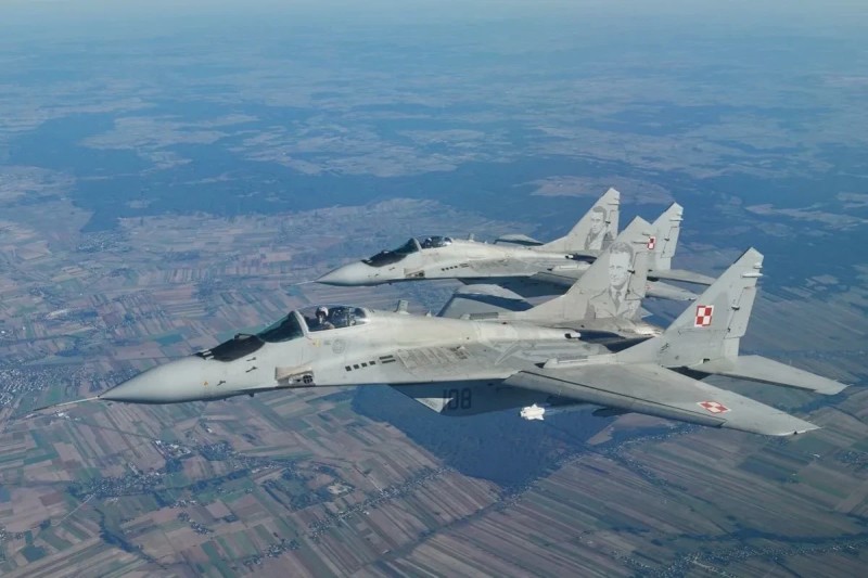 Polşa Rusiyaya görə təyyarələrini havaya qaldırdı