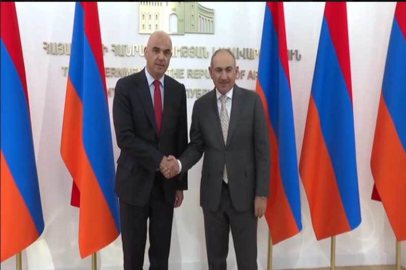 Alen Berse Paşinyanla Azərbaycan-Ermənistan sülh prosesini müzakirə edib