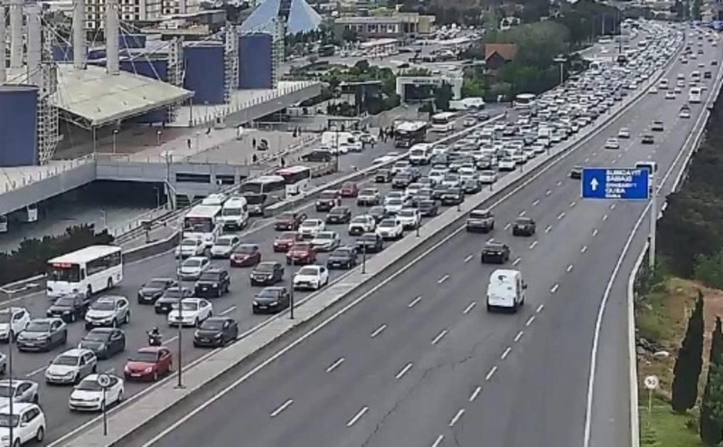 Bakının 14 küçə və prospektində tıxac var - SİYAHI