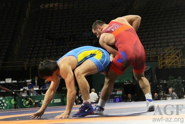 Olimpiya çempionunun iki medalı ləğv edildi