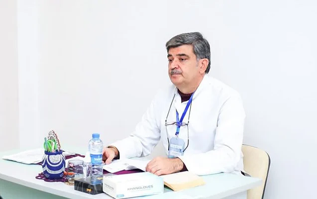 Şöbə müdiri xəstəxanada ad günü keçirdi - İşdən qovuldu