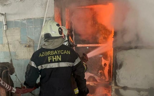 Sumqayıtda yanğın olub