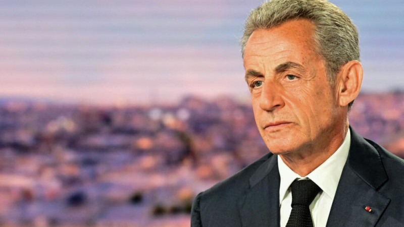 Sarkozi Şərəf Legionu ordenindən məhrum edildi
