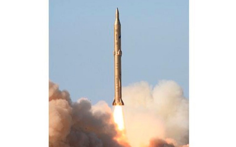 İran ilk dəfə ortamənzilli “Sacil” raketini buraxıb