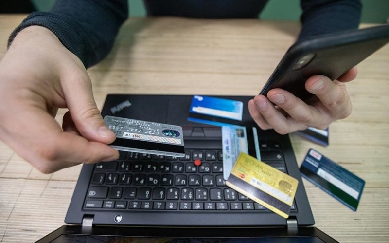 Ötən gün kartlardan 14 minə yaxın vəsait oğurlanıb