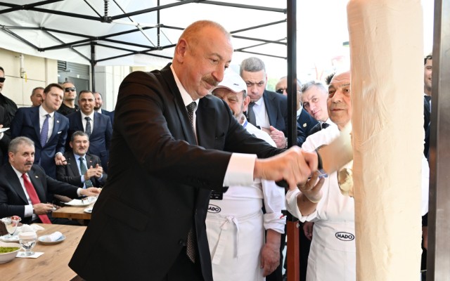 Prezidentlər Maraş dondurmasının dadına baxdılar - FOTOLAR