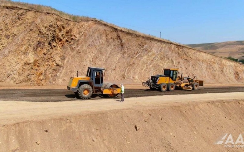 Cəlilabadda 9 yaşayış məntəqəsini əhatə edən yollar yenidən qurulur