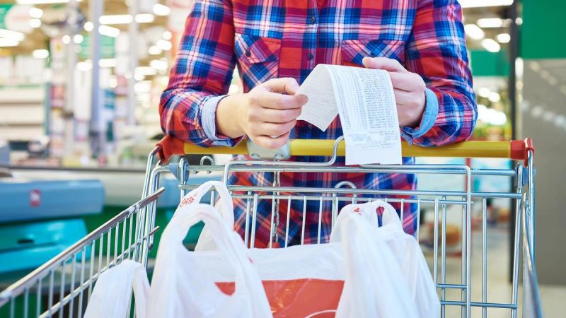 Vitrində bir, kassada başqa qiymət: Necə aldadılırıq?