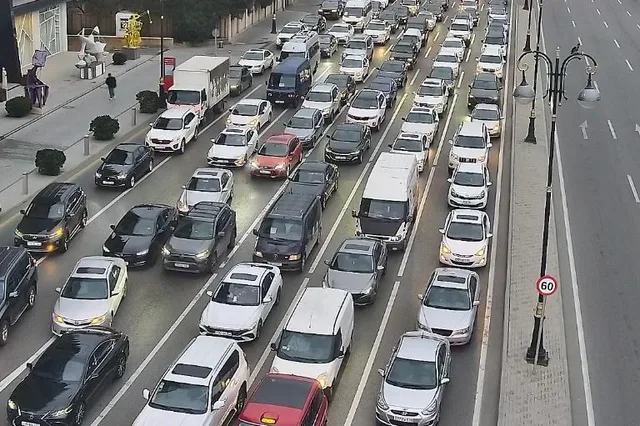 Bu yollarda tıxac var - SİYAHI