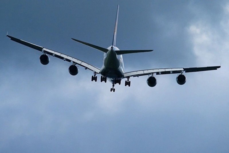 ABŞ sərnişin təyyarəsi Heydər Əliyev aeroportuna məcburi eniş etdi