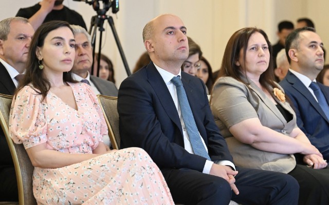 Leyla Əliyeva məzun günündə - FOTOLAR