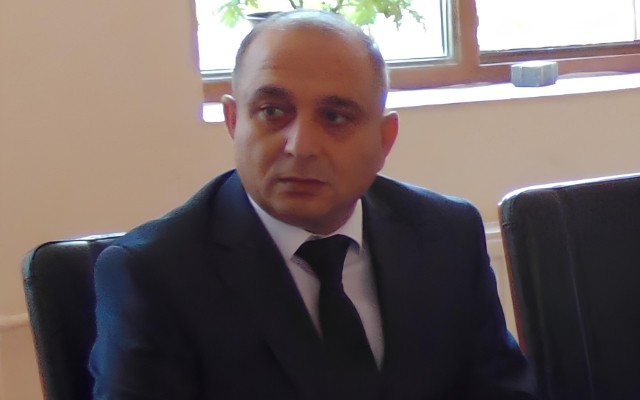 İcra məmuru dünyasını dəyişdi