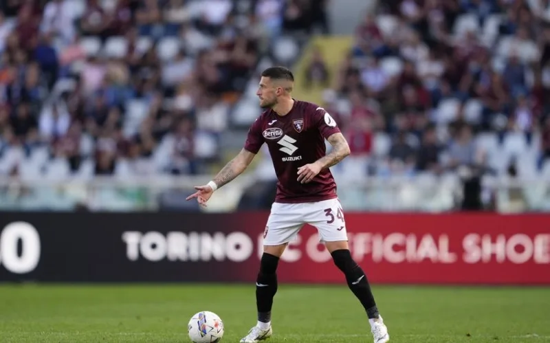 A Seriyası təmsilçisi "Fiorentina"nın futbolçusunu transfer edib